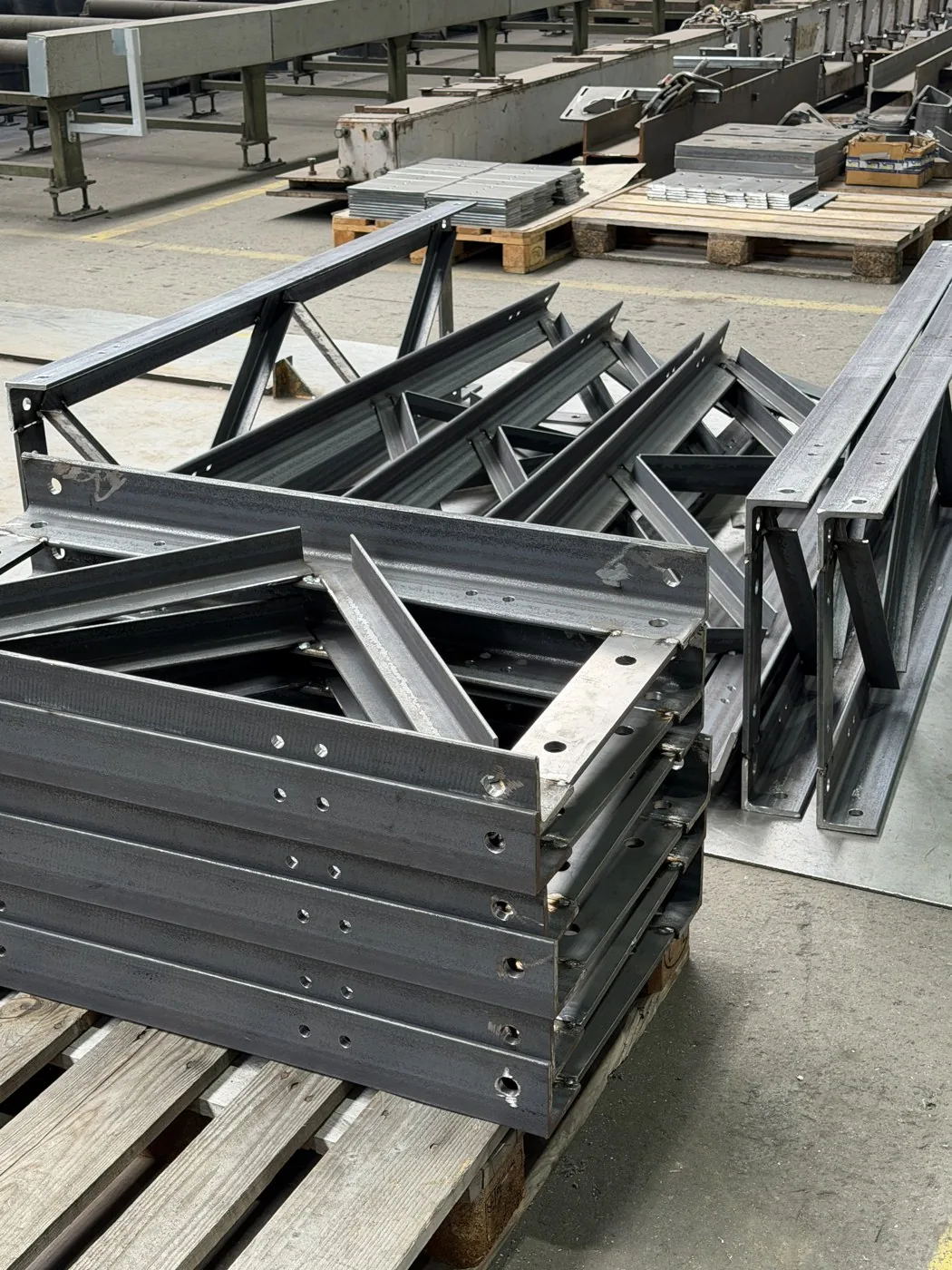 Stahlbaugruppen aus der Fertigung